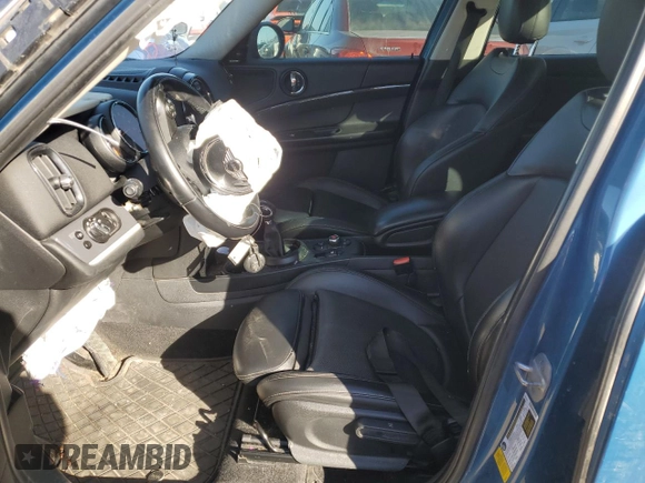 2018 MINI Countryman Cooper S with VIN WMZYT3C32J3E00923, listed as a Copart auction lot 46755405 with 142,120 mi miles and Salvage Title. Bid and sale history available at carsss.com. Image 7.
