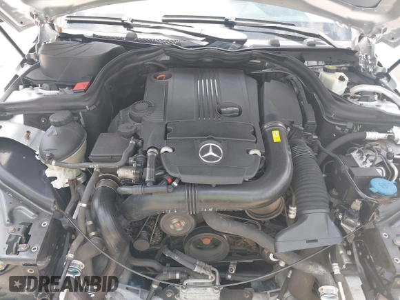 2012 Mercedes-Benz C 250 z VIN WDDGJ4HB3CF916817, wystawiony jako IAAI lot #42091950 z przebiegiem 63 562 mil mil oraz . Historia ofert i sprzedaży dostępna na DreamBid. Obrazek 10.