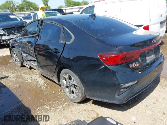 2021 Kia Forte LXS z VIN 3KPF24ADXME368759, wystawiony jako IAAI lot #41864100 z przebiegiem 75 404 mil mil oraz . Historia ofert i sprzedaży dostępna na DreamBid. Obrazek 3.