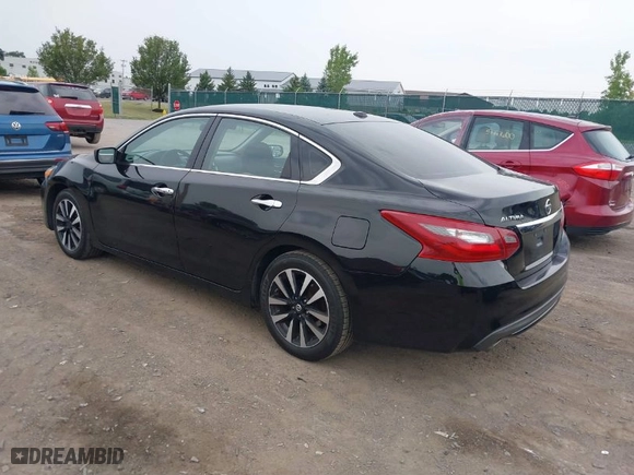 2018 Nissan Altima 2.5 SR with VIN 1N4AL3AP5JC253734, listed as a IAAI auction lot 40013521 with 155,912 mi miles. Bid and sale history available at carsss.com. Image 3.