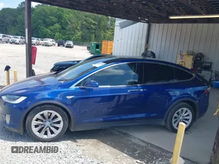 2016 Tesla Model X 70D z VIN 5YJXCAE23GF004285, wystawiony jako IAAI lot #42179024 z przebiegiem 108 472 mil mil oraz . Historia ofert i sprzedaży dostępna na DreamBid. Obrazek 14.