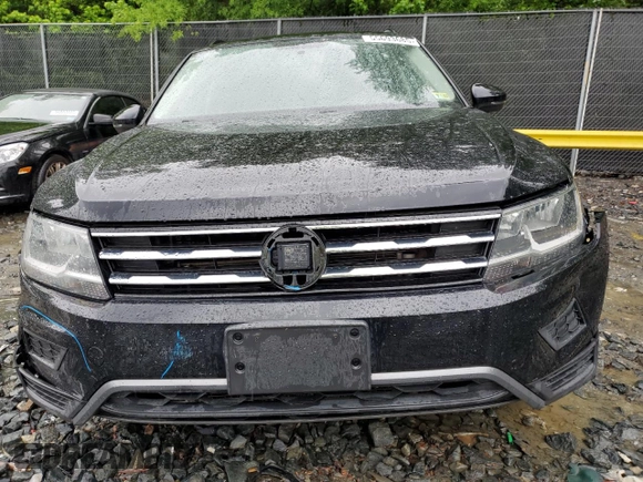2019 Volkswagen Tiguan S with VIN 3VV0B7AX7KM067047, listed as a Copart auction lot 55693685 with 141,069 mi miles and Salvage title. Bid and sale history available at DreamBid. Image 5.