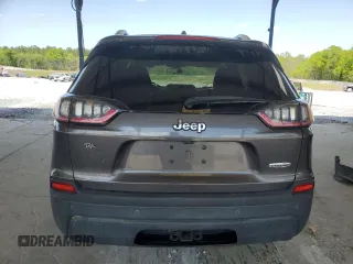 2019 Jeep Cherokee Latitude Plus z VIN 1C4PJLLB7KD241334, wystawiony jako Copart lot #52323575 z przebiegiem 82 570 mil mil oraz Szkoda całkowita • Salvage title. Historia ofert i sprzedaży dostępna na DreamBid. Obrazek 6.