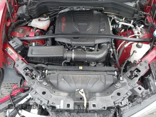 2018 Alfa Romeo Stelvio z VIN ZASFAKAN9J7B75330, wystawiony jako IAAI lot #41923353 z przebiegiem 68 251 mil mil oraz . Historia ofert i sprzedaży dostępna na DreamBid. Obrazek 10.