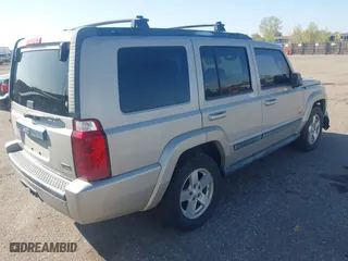 2007 Jeep Commander Sport with VIN 1J8HG48P07C671600, listed as a IAAI auction lot 42083367 with 220,113 mi miles. Bid and sale history available at carsss.com. Image 4.