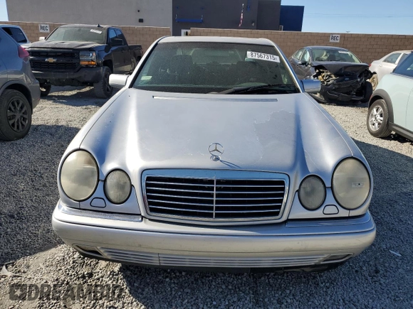 1998 Mercedes-Benz E 320 with VIN WDBJF25F9WA697018, listed as a Copart auction lot 87567315 with 107,255 mi miles and Clean Title. Bid and sale history available at DreamBid. Image 5.