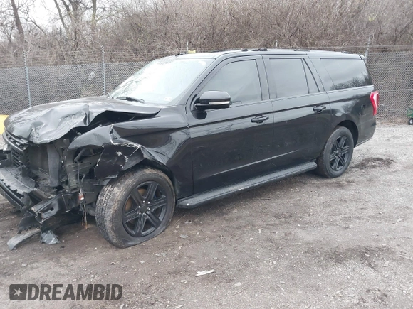 2019 Ford Expedition Max XLT z VIN 1FMJK1JT8KEA12590, wystawiony jako IAAI lot #41153889 z przebiegiem 103 284 mil mil oraz . Historia ofert i sprzedaży dostępna na DreamBid. Obrazek 18.