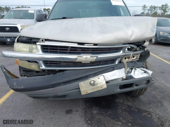 2004 Chevrolet Tahoe LT with VIN 1GNEC13Z34J258811, listed as a IAAI auction lot 41710156 with 322,462 mi miles. Bid and sale history available at carsss.com. Image 6.