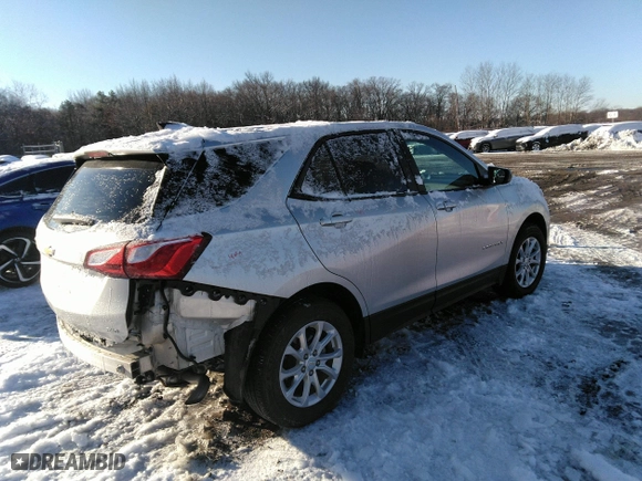 2020 Chevrolet Equinox LS with VIN 3GNAXSEV4LS695457, listed as a IAAI auction lot 38508738 with 24,916 mi miles. Bid and sale history available at carsss.com. Image 4.