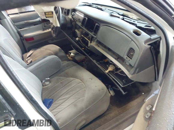 1997 Mercury Grand Marquis GS z VIN 2MELM74W6VX680292, wystawiony jako IAAI lot #42299154 z przebiegiem 208 666 mil mil oraz . Historia ofert i sprzedaży dostępna na DreamBid. Obrazek 5.