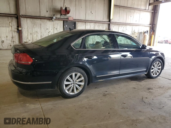 2013 Volkswagen Passat SEL Premium z VIN 1VWCH7A32DC046888, wystawiony jako Copart lot #55735385 z przebiegiem 265 379 mil mil oraz Czysty tytuł • Clean title. Historia ofert i sprzedaży dostępna na DreamBid. Obrazek 3.