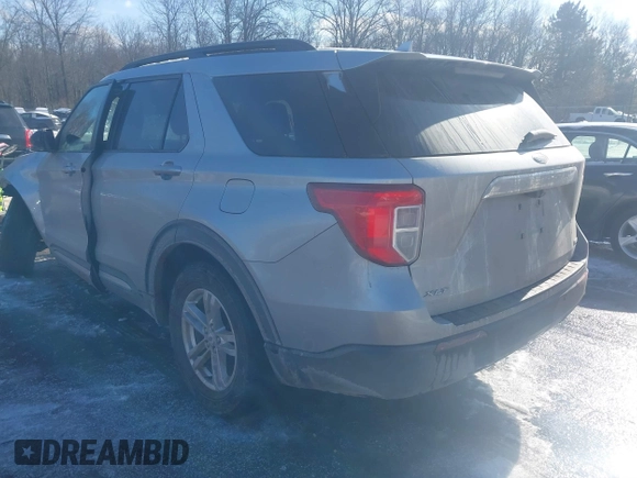 2020 Ford Explorer XLT with VIN 1FMSK8DH7LGB08527, listed as a IAAI auction lot 41503317 with 63,005 mi miles. Bid and sale history available at carsss.com. Image 3.