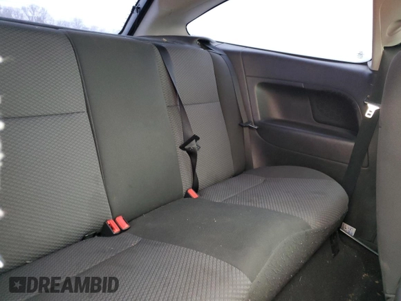 2006 Ford Focus S z VIN 1FAFP31N76W169137, wystawiony jako Copart lot #43445245 z przebiegiem 100 323 mil mil oraz Czysty tytuł • Clean title. Historia ofert i sprzedaży dostępna na DreamBid. Obrazek 11.