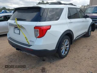 2022 Ford Explorer XLT with VIN 1FMSK7DH1NGA36608, listed as a IAAI auction lot 41683244 with 72,662 mi miles. Bid and sale history available at carsss.com. Image 4.