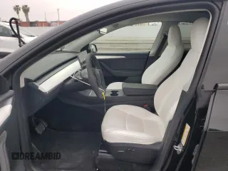 2024 Tesla Model Y с VIN 7SAYGDED4RF045915, выставлен на аукционе Copart как лот 55170415 с пробегом 13 234 миль миль и Списание • Salvage title. История ставок и продаж доступна на DreamBid. Изображение 7.