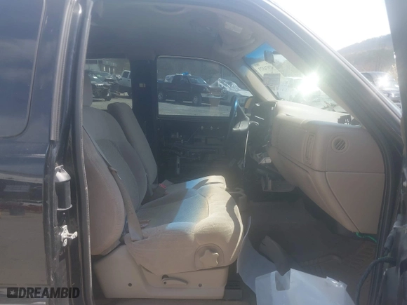 2002 Chevrolet Silverado 1500 LT with VIN 2GCEK19T721199574, listed as a IAAI auction lot 42074373 with 319,080 mi miles. Bid and sale history available at carsss.com. Image 5.