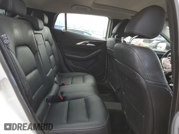 2018 Infiniti QX30 Premium with VIN SJKCH5CR2JA052770, listed as a Copart auction lot 61227824 with 39,761 mi miles and Salvage Title. Bid and sale history available at carsss.com. Image 10.
