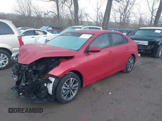 2023 Kia Forte LXS z VIN 3KPF24AD5PE627131, wystawiony jako IAAI lot #41183988 z przebiegiem 26 062 mil mil oraz . Historia ofert i sprzedaży dostępna na DreamBid. Obrazek 2.