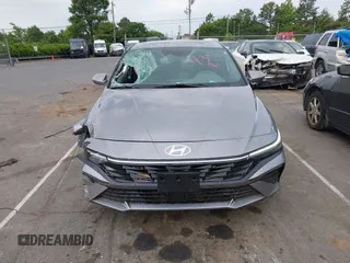 2025 Hyundai Elantra SEL Convenience with VIN KMHLS4DG5SU968429, listed as a IAAI auction lot 42225493 with 3,989 mi miles and . Bid and sale history available at carsss.com. Image 12.