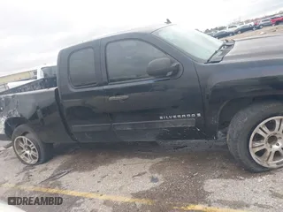2007 Chevrolet Silverado 1500 Work Truck with VIN 1GCEC19C67Z509399, listed as a IAAI auction lot 41265865 with 324,438 mi miles. Bid and sale history available at carsss.com. Image 13.