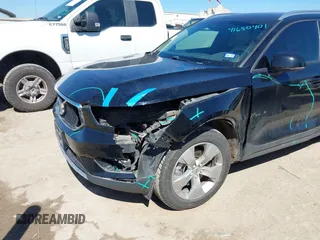 2019 Volvo XC40 Momentum with VIN YV4162XZ3K2018371, listed as a IAAI auction lot 41650401 with 86,647 mi miles and . Bid and sale history available at carsss.com. Image 6.