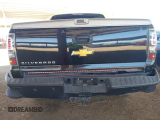 2003 Chevrolet Silverado 1500 LS z VIN 2GCEK19T331197130, wystawiony jako IAAI lot #42294159 z przebiegiem 286 259 mil mil oraz . Historia ofert i sprzedaży dostępna na DreamBid. Obrazek 6.