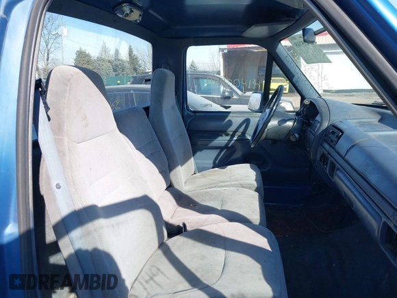 1993 Ford F-150 with VIN 2FTDF15YXPCB40600, listed as a IAAI auction lot 41405749 with 1 mi miles. Bid and sale history available at carsss.com. Image 8.