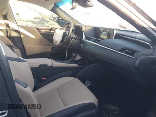 2021 Lexus ES 300h z VIN 58ADA1C1XMU001121, wystawiony jako IAAI lot #41815984 z przebiegiem 66 590 mil mil oraz . Historia ofert i sprzedaży dostępna na DreamBid. Obrazek 5.