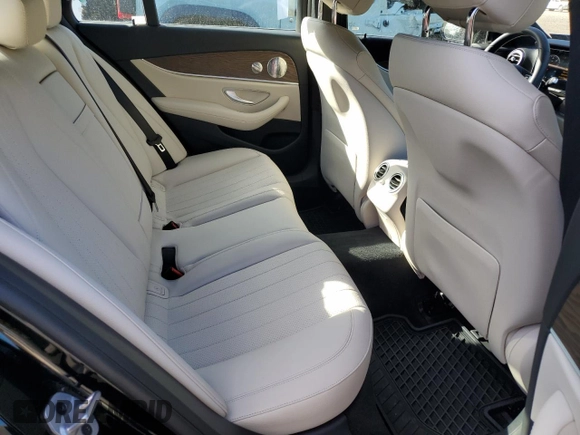2023 Mercedes-Benz E 350 with VIN W1KZF8EB5PB132464, listed as a Copart auction lot 44627685 with 2,776 mi miles and Salvage Title. Bid and sale history available at DreamBid. Image 10.
