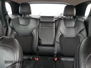 2019 Jeep Cherokee Altitude z VIN 1C4PJLLB7KD286063, wystawiony jako Copart lot #55282685 z przebiegiem 128 660 mil mil oraz Szkoda całkowita • Salvage title. Historia ofert i sprzedaży dostępna na DreamBid. Obrazek 10.