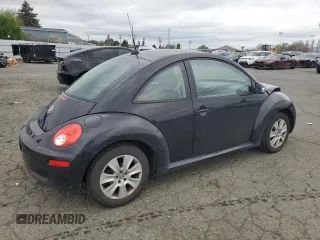 2008 Volkswagen New Beetle Coupe S with VIN 3VWPW31C28M525834, listed as a Copart auction lot 47958395 with 180,159 mi miles and Salvage Title. Bid and sale history available at carsss.com. Image 3.