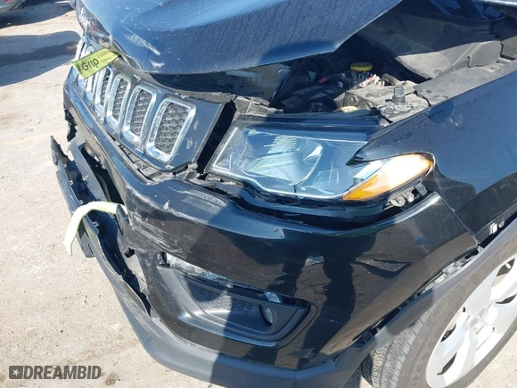 2020 Jeep Compass Latitude w/Sun/Safety Pkg with VIN 3C4NJCBB7LT133977, listed as a IAAI auction lot 40950290 with 71,428 mi miles. Bid and sale history available at carsss.com. Image 6.