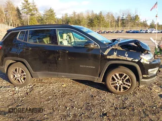 2017 Jeep Compass Latitude z VIN 3C4NJDBB3HT660959, wystawiony jako IAAI lot #41118574 z przebiegiem 114 643 mil mil oraz . Historia ofert i sprzedaży dostępna na DreamBid. Obrazek 12.