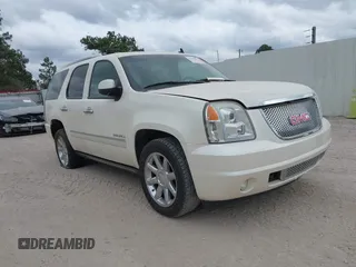 2012 GMC Yukon Denali with VIN 1GKS1EEF2CR315077, listed as a IAAI auction lot 41470831 with 182,268 mi miles. Bid and sale history available at carsss.com. Image 1.