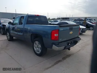 2011 Chevrolet Silverado 1500 LT with VIN 1GCRCSE03BZ164361, listed as a IAAI auction lot 41567590 with 197,659 mi miles. Bid and sale history available at carsss.com. Image 3.
