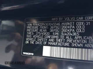 2016 Volvo XC90 T6 Momentum with VIN YV4A22PKXG1045546, listed as a IAAI auction lot 41928078 with 136,790 mi miles. Bid and sale history available at carsss.com. Image 9.
