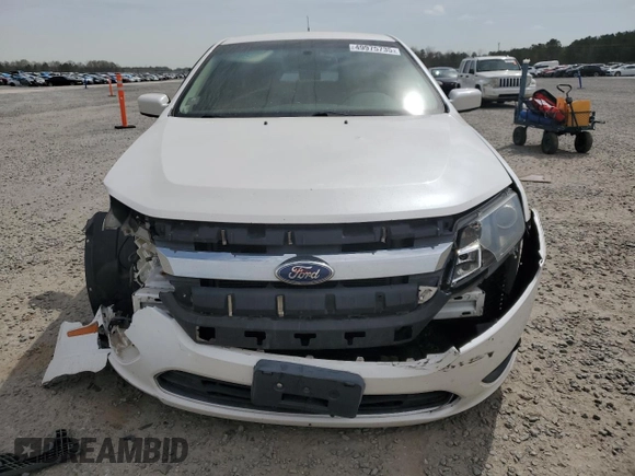 2011 Ford Fusion SE with VIN 3FAHP0HA8BR271747, listed as a Copart auction lot 49975735 with 154,136 mi miles and Salvage Title. Bid and sale history available at DreamBid. Image 5.