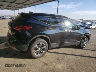2024 Chevrolet Blazer LT z VIN 3GNKBJR45RS163609, wystawiony jako Copart lot #82987384 z przebiegiem 27 882 mil mil oraz Nie do naprawy • Non repairable. Historia ofert i sprzedaży dostępna na DreamBid. Obrazek 3.