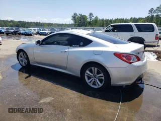 2010 Hyundai Genesis Coupe z VIN KMHHT6KD8AU028681, wystawiony jako Copart lot #52530985 z przebiegiem 112 575 mil mil oraz Szkoda całkowita • Salvage title. Historia ofert i sprzedaży dostępna na DreamBid. Obrazek 2.