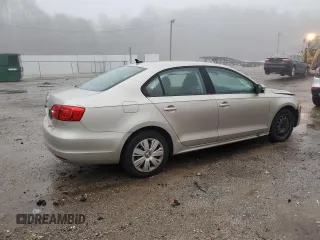 2014 Volkswagen Jetta Sedan SE with VIN 3VWD17AJ1EM262366, listed as a Copart auction lot 84189914 with 151,658 mi miles and Salvage Title. Bid and sale history available at carsss.com. Image 3.