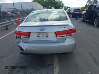 2007 Hyundai Sonata SE z VIN 5NPEU46F67H267976, wystawiony jako IAAI lot #42013063 z przebiegiem 211 890 mil mil oraz . Historia ofert i sprzedaży dostępna na DreamBid. Obrazek 17.