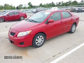 2010 Toyota Corolla z VIN 1NXBU4EE4AZ195793, wystawiony jako IAAI lot #42347613 z przebiegiem 203 396 mil mil oraz . Historia ofert i sprzedaży dostępna na DreamBid. Obrazek 2.