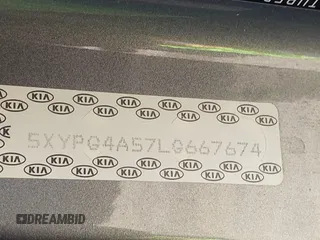 2020 Kia Sorento S z VIN 5XYPG4A57LG667674, wystawiony jako IAAI lot #41956371 z przebiegiem 103 976 mil mil oraz . Historia ofert i sprzedaży dostępna na DreamBid. Obrazek 9.