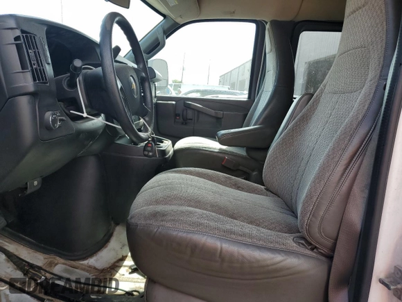 2016 Chevrolet Express Passenger LT z VIN 1GAZGPFG5G1238133, wystawiony jako Copart lot #51679825 z przebiegiem 138 853 mil mil oraz Czysty tytuł • Clean title. Historia ofert i sprzedaży dostępna na DreamBid. Obrazek 7.