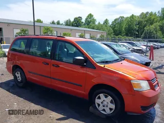 2008 Dodge Grand Caravan SE z VIN 2D8HN44H48R712526, wystawiony jako IAAI lot #42278668 z przebiegiem 134 707 mil mil oraz . Historia ofert i sprzedaży dostępna na DreamBid. Obrazek 1.