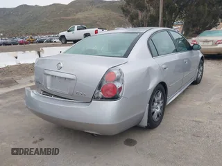 2005 Nissan Altima 2.5 S with VIN 1N4AL11DX5N911097, listed as a IAAI auction lot 41798591 with 201,865 mi miles. Bid and sale history available at carsss.com. Image 4.