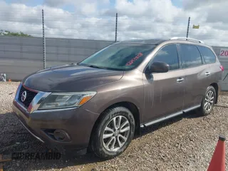 2015 Nissan Pathfinder S with VIN 5N1AR2MN0FC701622, listed as a IAAI auction lot 42243858 with 162,072 mi miles and . Bid and sale history available at DreamBid. Image 2.
