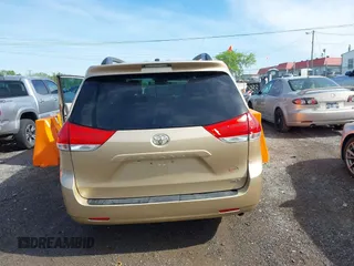 2013 Toyota Sienna XLE AAS with VIN 5TDYK3DC5DS331291, listed as a IAAI auction lot 42090586 with 176,711 mi miles and . Bid and sale history available at carsss.com. Image 16.