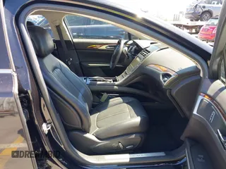 2014 Lincoln MKZ Hybrid z VIN 3LN6L2LU2ER830378, wystawiony jako IAAI lot #42207921 z przebiegiem 155 304 mil mil oraz . Historia ofert i sprzedaży dostępna na DreamBid. Obrazek 5.