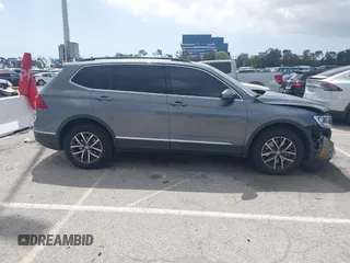 2020 Volkswagen Tiguan SE with VIN 3VV3B7AX9LM061569, listed as a IAAI auction lot 41902252 with 33,079 mi miles and . Bid and sale history available at DreamBid. Image 13.